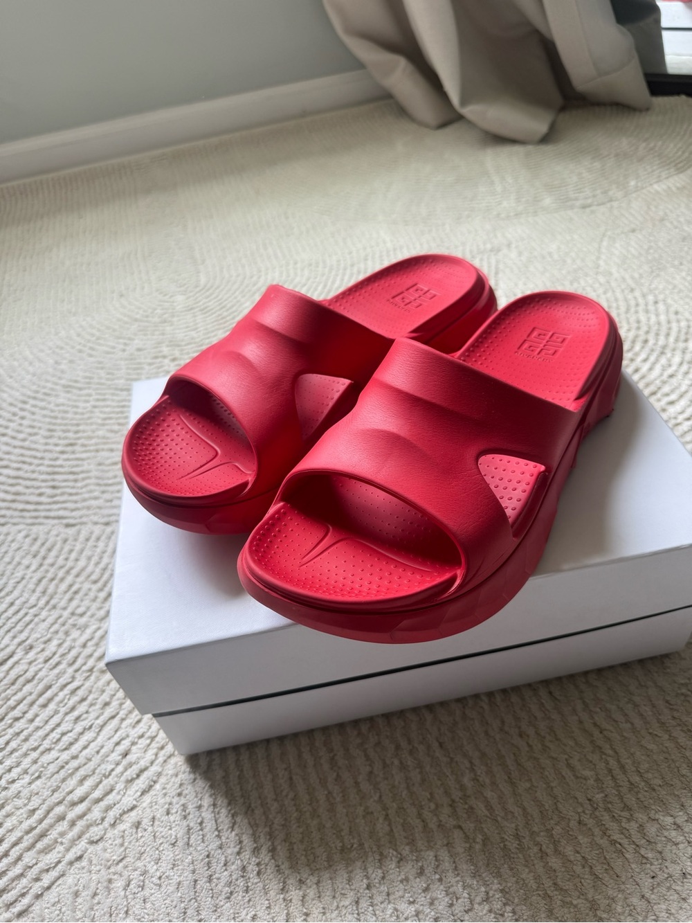 Givenchy Marshmallow Sandals red